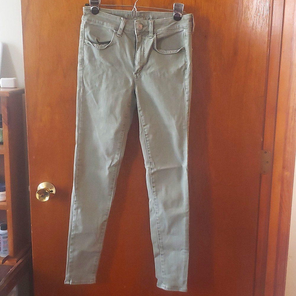 American Eagle army green skinny jeans, size 6 regular